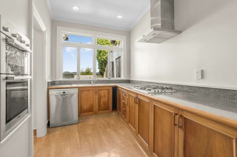 Photo of property in 35 Central Terrace, Kelburn, Wellington, 6012