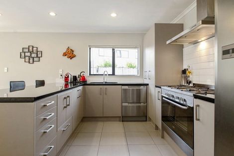 Photo of property in 3 Galora Close, Flat Bush, Auckland, 2019