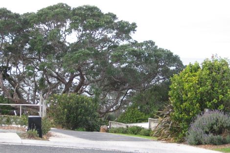 Photo of property in 9 Kyle Street, Leigh, 0985