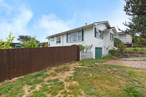 Photo of property in 62 Sunbrae Drive, Silverstream, Upper Hutt, 5019