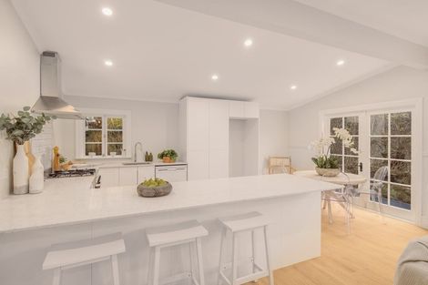 Photo of property in 37 Port Hills Road, Heathcote Valley, Christchurch, 8022