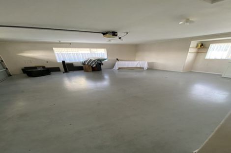 Photo of property in 52 Delmont Close, East Tamaki Heights, Auckland, 2016