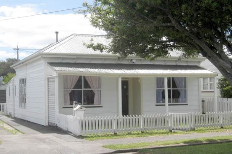 Photo of property in 12 Alexander Street, Whanganui, 4500