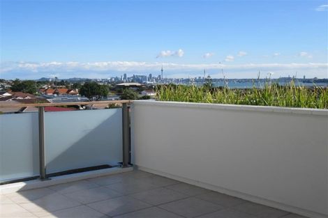 Photo of property in Maison Apartments, 310/16 Huron Street, Takapuna, Auckland, 0622