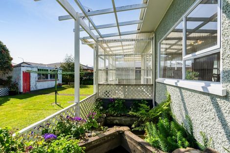 Photo of property in 17 Albion Street, Hawera, 4610