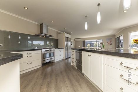 Photo of property in 11 Pohutukawa Parade, Riverhead, 0820