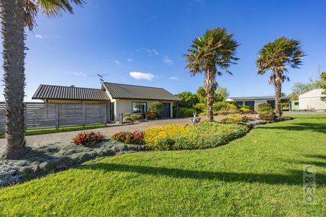 Photo of property in 1224 State Highway 16, Waimauku, 0883