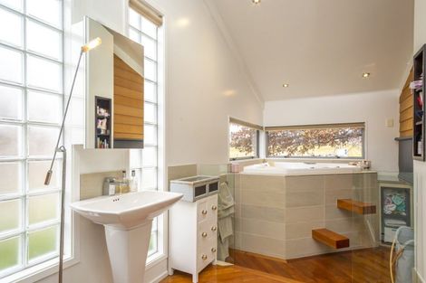 Photo of property in 1 Mcdonnell Road, Arrowtown, 9302