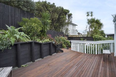 Photo of property in 2/24 Colonial Road, Birkenhead, Auckland, 0626