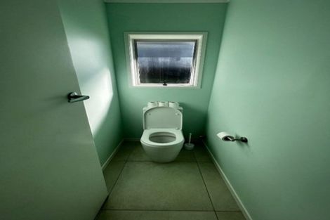 Photo of property in 2/39 Camrose Place, Glenfield, Auckland, 0629