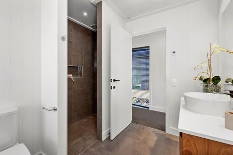 Photo of property in 32 The Fairways, Kinloch, Taupo, 3377