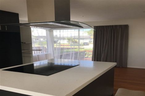 Photo of property in 51 Reelick Avenue, Pakuranga Heights, Auckland, 2010