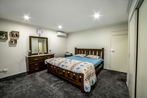 Photo of property in 16 Reins Road, Takanini, 2112