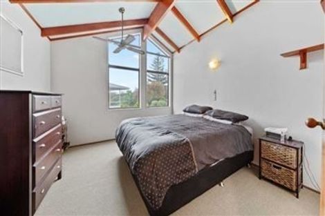 Photo of property in 5 Miramar Place, Pakuranga, Auckland, 2010