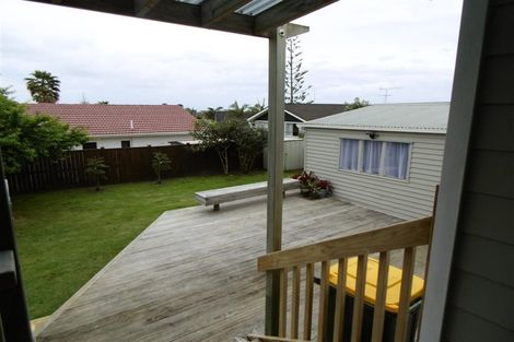 Photo of property in 46 Albatross Road, Red Beach, 0932