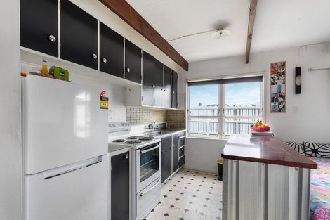 Photo of property in 1 Taupo Avenue, Mount Maunganui, 3116