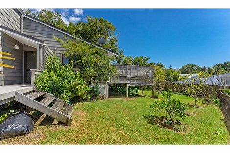 Photo of property in 2/74 Cockayne Crescent, Sunnynook, Auckland, 0620