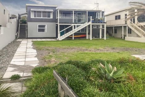 Photo of property in 7 Messenger Terrace, Oakura, 4314