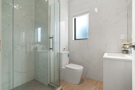 Photo of property in 10 Twin Parks Rise, Papakura, 2110