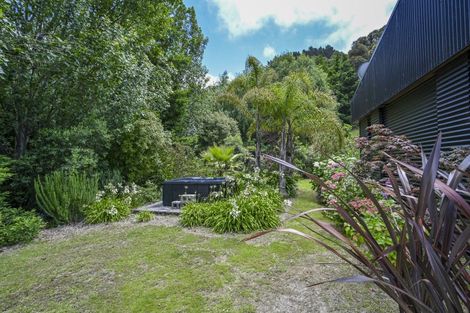 Photo of property in 58 Te Apiti Road, Waimarama, Havelock North, 4294