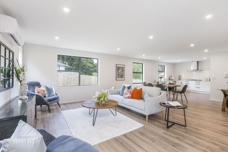 Photo of property in 17 Normanton Street, Glenfield, Auckland, 0629