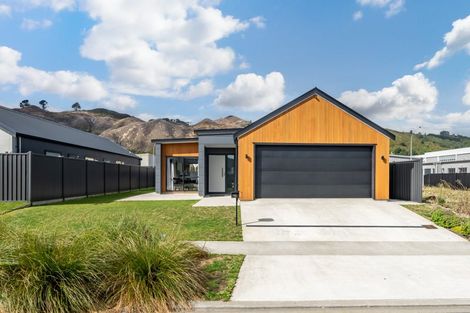 Photo of property in 15 Cynisca Crescent, Wallaceville, Upper Hutt, 5018