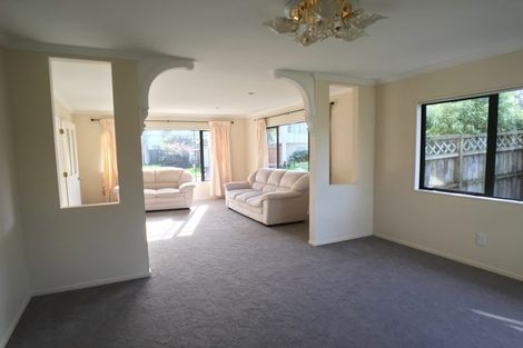 Photo of property in 32 Riverstone Road, Te Atatu Peninsula, Auckland, 0610