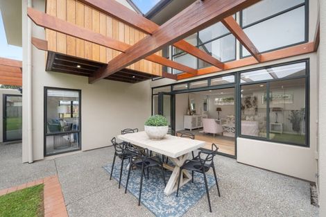 Photo of property in 37 Westerham Drive, Dannemora, Auckland, 2016