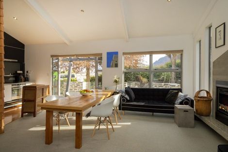 Photo of property in 1 Mcdonnell Road, Arrowtown, 9302