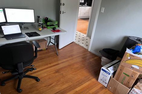 Photo of property in 37 Ellis Avenue, Mount Roskill, Auckland, 1041