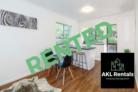 Photo of property in 2/56 Knightsbridge Drive, Forrest Hill, Auckland, 0620