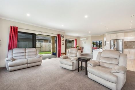 Photo of property in 215 Cumberland Drive, Flagstaff, Hamilton, 3210