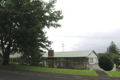 Photo of property in 135 Crossfield Road, Glendowie, Auckland, 1071