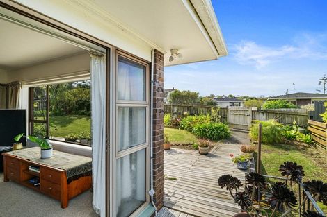 Photo of property in 85 Weatherly Road, Torbay, Auckland, 0630