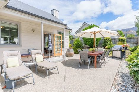 Photo of property in 12 Fletcher Way, Arrowtown, 9302