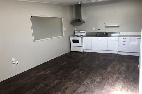 Photo of property in 20b Devon Road, Bucklands Beach, Auckland, 2012