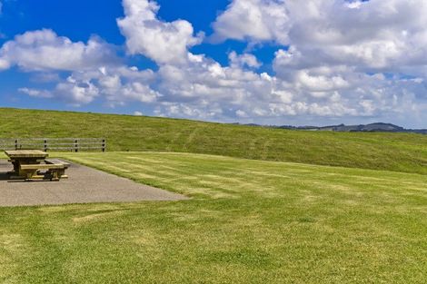 Photo of property in 1880 South Head Road, South Head, Helensville, 0874