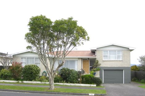 Photo of property in 32 Nevada Drive, Merrilands, New Plymouth, 4312
