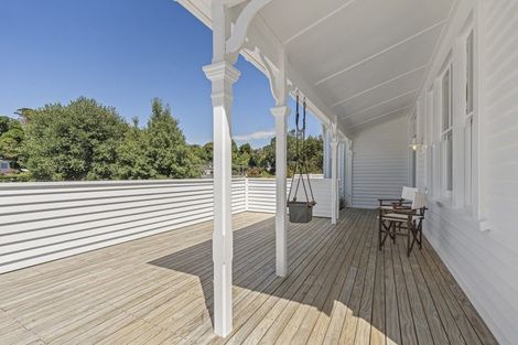 Photo of property in 16 Bracken Street, New Plymouth, 4310