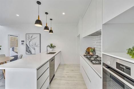 Photo of property in 562b Beach Road, Rothesay Bay, Auckland, 0630