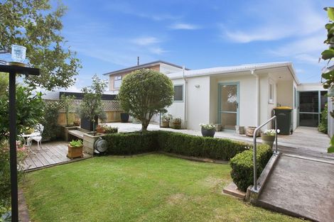 Photo of property in 86a Gover Street, New Plymouth, 4310