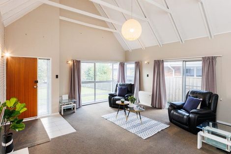 Photo of property in 14 Seaton Court, Hokowhitu, Palmerston North, 4410