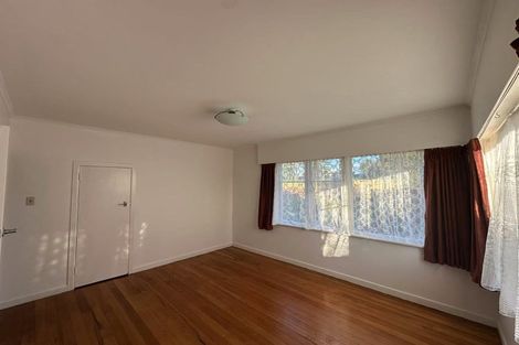 Photo of property in 129 Riverpark Crescent, Henderson, Auckland, 0610