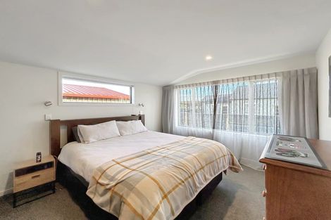 Photo of property in 9 Grange Street, Winton, 9720