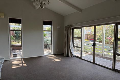 Photo of property in 224 Glamorgan Drive, Northcross, Auckland, 0630