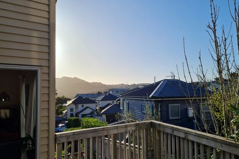 Photo of property in 7 Cresswell Place, Johnsonville, Wellington, 6037