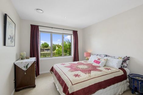 Photo of property in 1 Whitcombe Place, Darfield, 7571