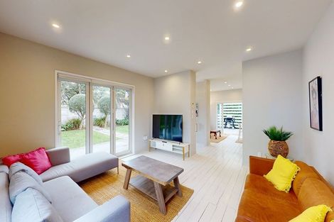 Photo of property in 143 Derwent Street, Island Bay, Wellington, 6023