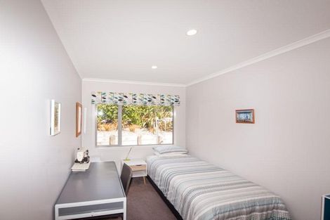 Photo of property in 20 The Fjord, Aotea, Porirua, 5024