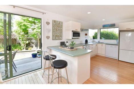 Photo of property in 2/10 Ross Crescent, Orewa, 0931